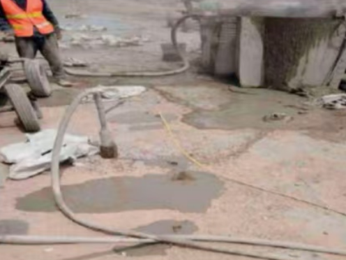 梓潼水泥混凝土路面板底注浆技术 路面脱空注浆整治方案